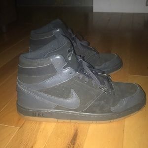 High Top Nike’s